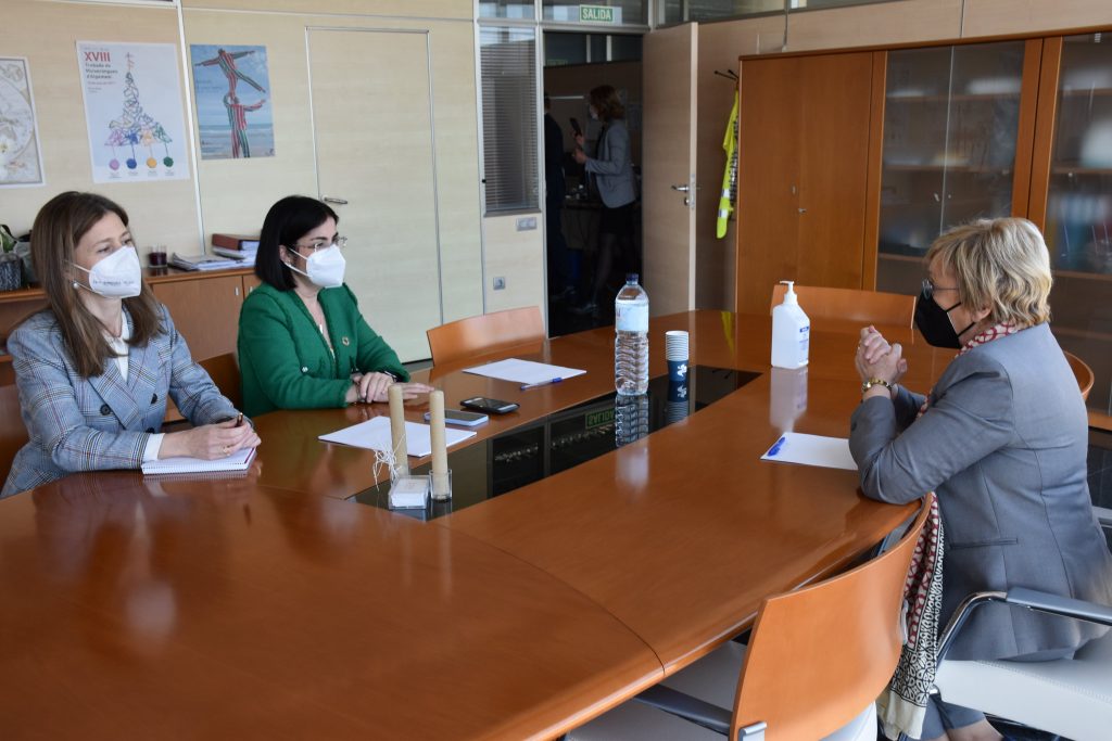 La ministra de Sanidad, Carolina Darias, durante su encuentro en Valencia | Foto: Ministerio de Sanidad@sanidadgob