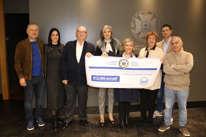 Las enfermeras de Bizkaia donan 12.000 euros al Banco de Alimentos  