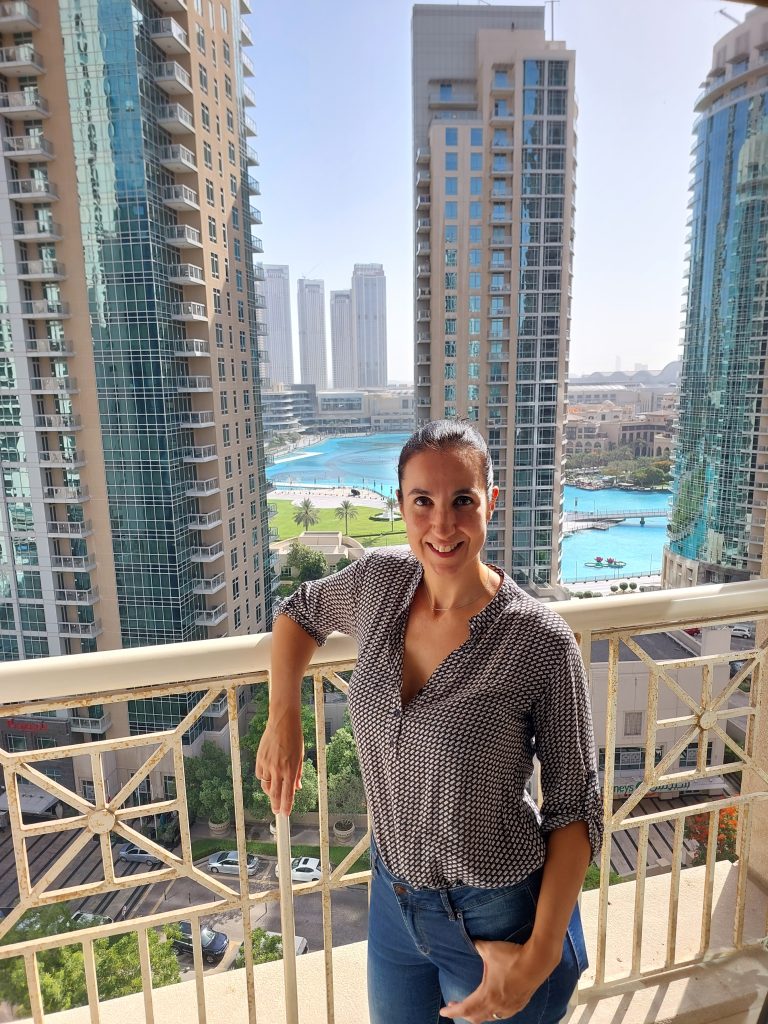 Laura Serrat Marron trabaja como enfermera en Dubai
