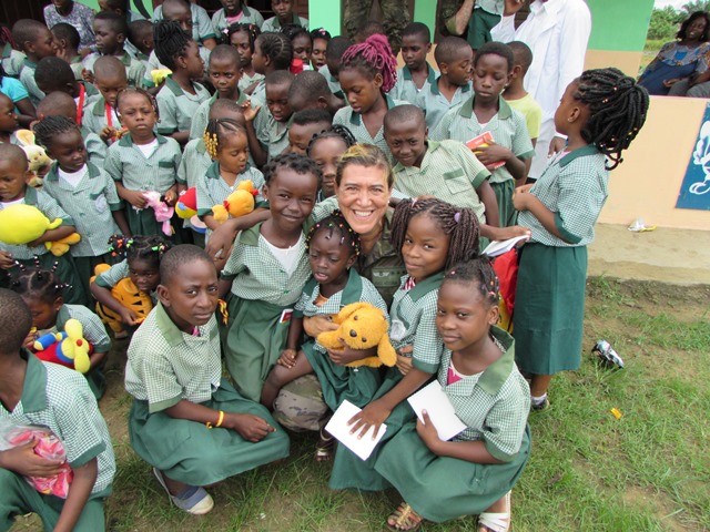 Visitando un colegio de los Escolapios en Gabón, 2019