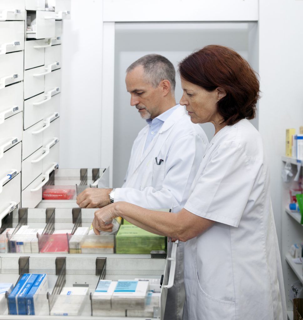 Proponen convertir las farmacias en centros sanitarios de baja complejidad 