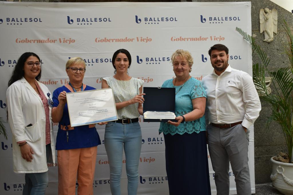 Las enfermeras de las residencias de mayores Ballesol Valencia reciben el premio como uno de los mejores equipos de toda España | COENV