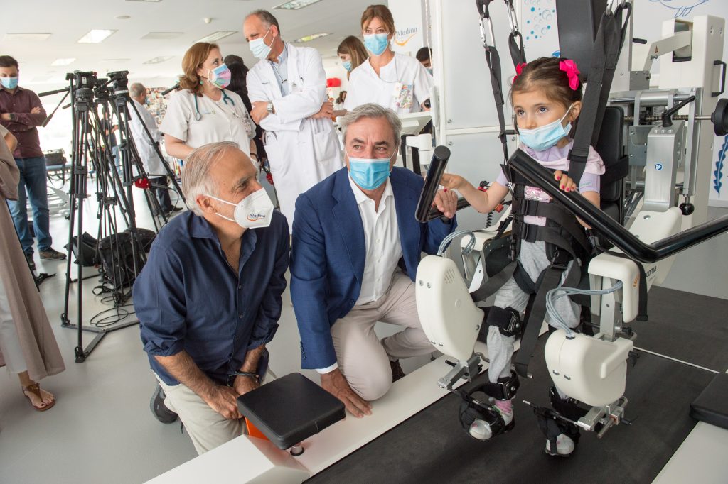 Inauguración del robot Lokomat que ha donado la Fundación Aladina al Hospital Nacional de Parapléjicos de Toledo | Foto: Fundación Aladina