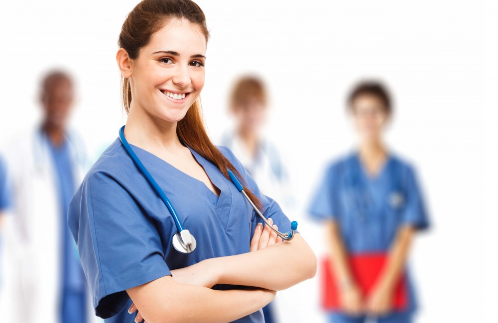 Cuál es la diferencia entre auxiliar de enfermería y enfermera?