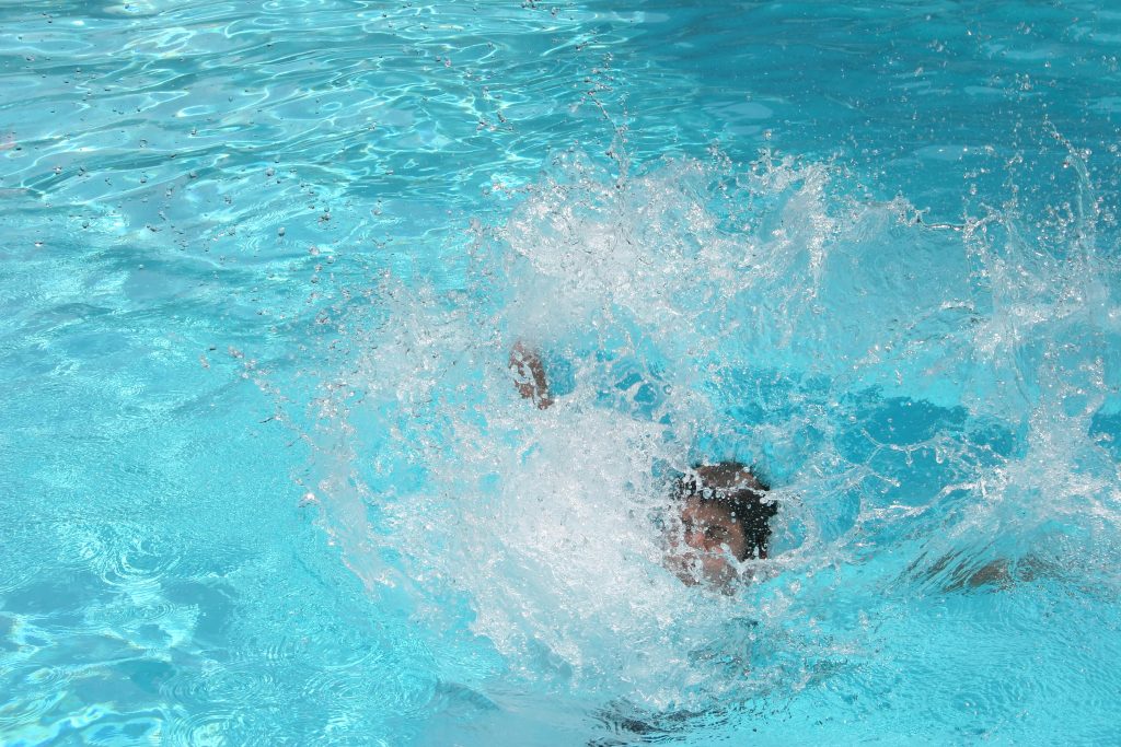 Más de 200.000 personas fallecen en el mundo por ahogamiento: recomendaciones para un baño seguro